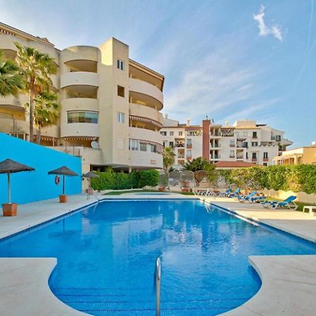 Chic Beachfront Flat With Amazing Sea Views And Private Indoor Parking بينالماذينا المظهر الخارجي الصورة